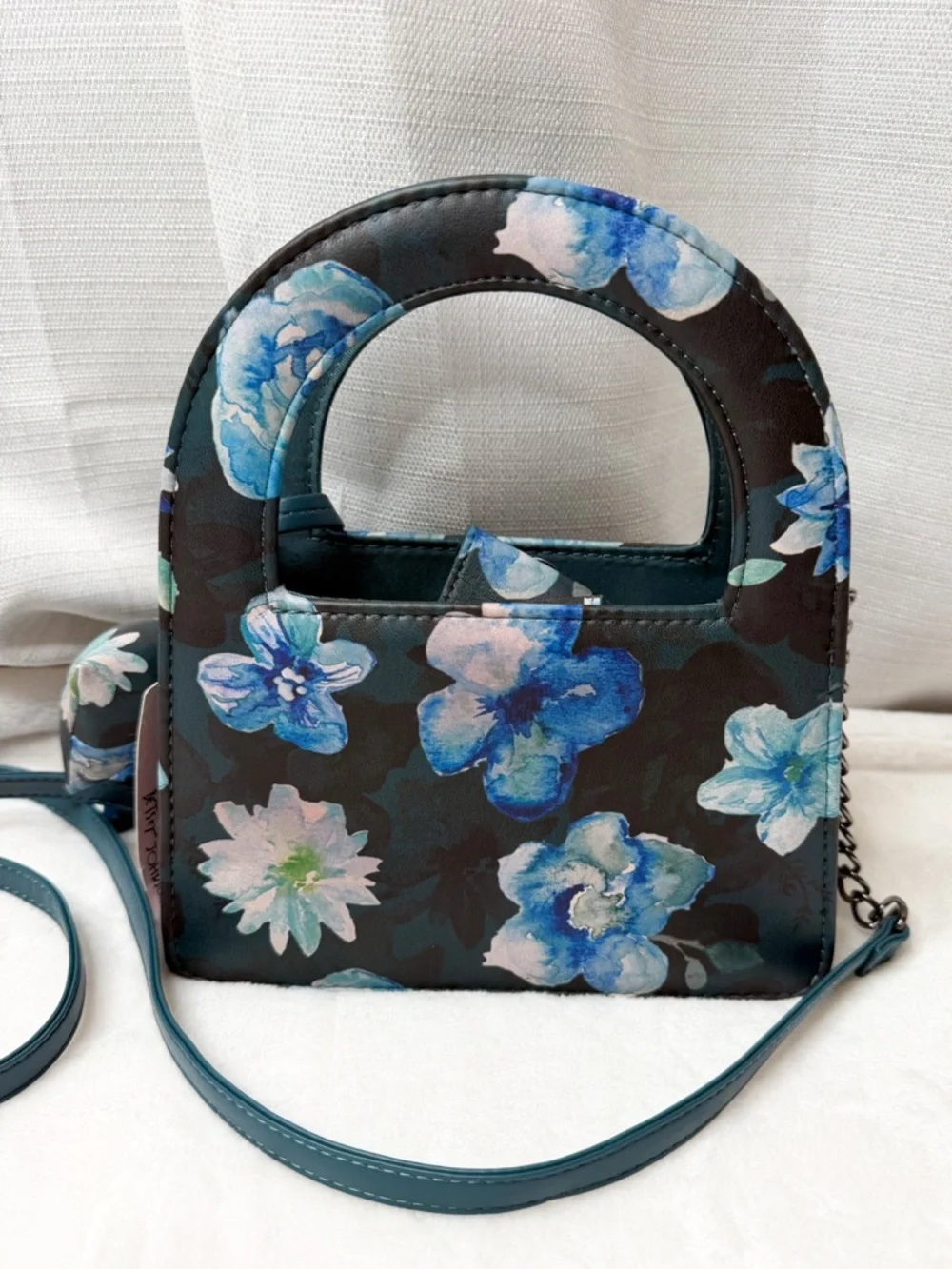 NWT Betsey Johnson Blue Floral Mini Crossbody Satchel Bow Heart Charm Bag - Picture 3 of 4